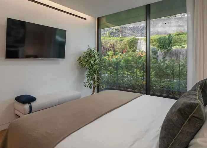 Luxury At Savoy Monumentalis