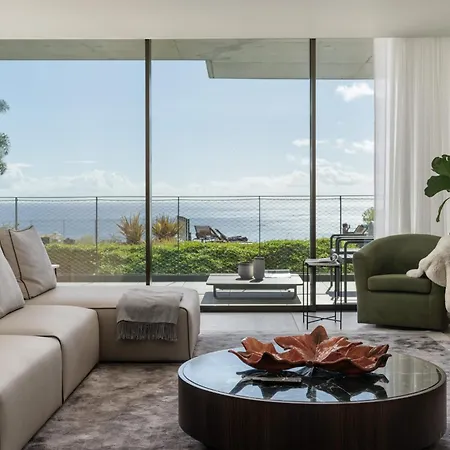 Savoy Monumentalis X By An Island * 丰沙尔