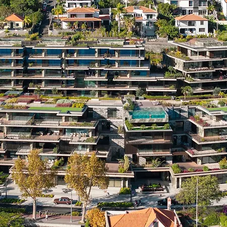 Savoy Monumentalis X By An Island