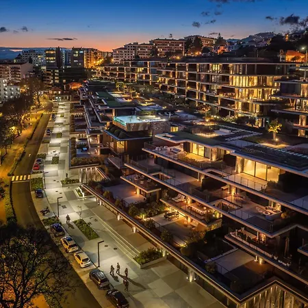 Savoy Monumentalis X By An Island * 丰沙尔