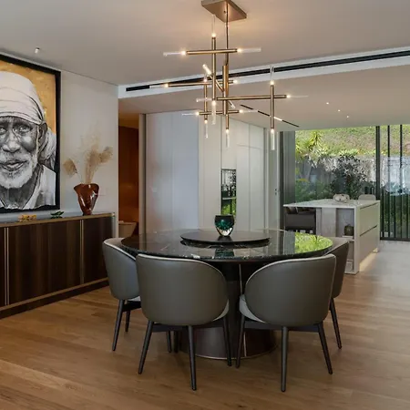Luxury At Savoy Monumentalis