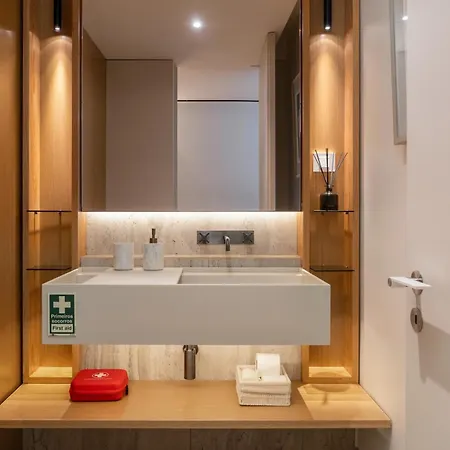 Savoy Monumentalis X By An Island *