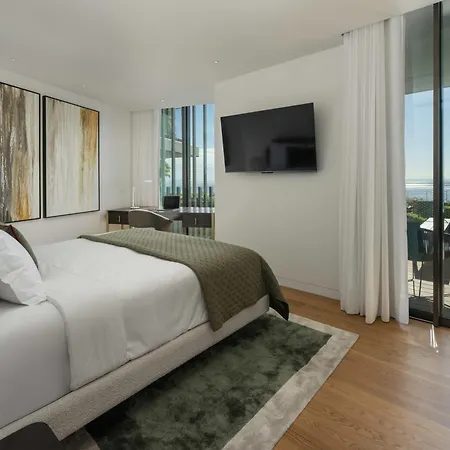 Savoy Monumentalis X By An Island *