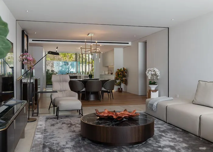 Luxury At Savoy Monumentalis