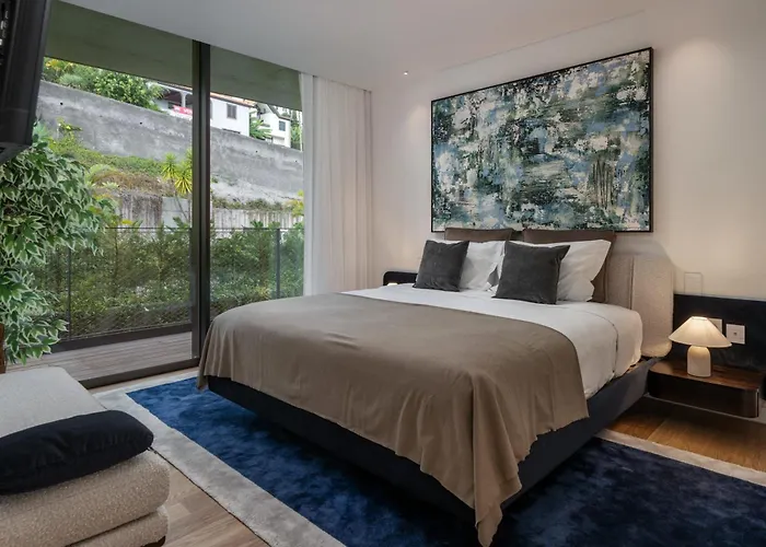 Luxury At Savoy Monumentalis *