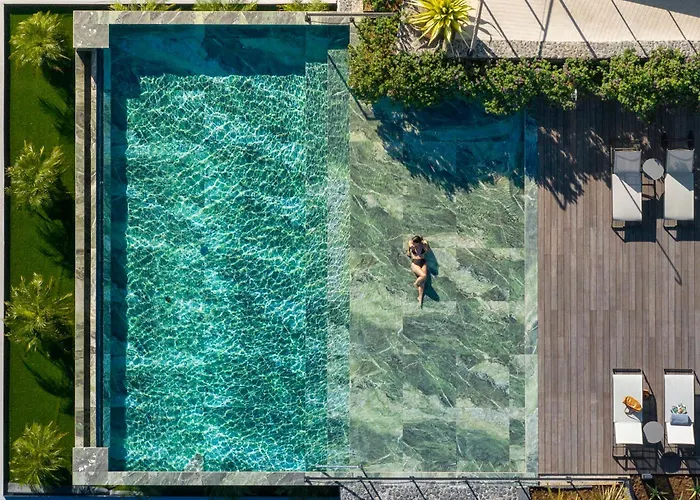 Savoy Monumentalis X By An Island Φουνκάλ